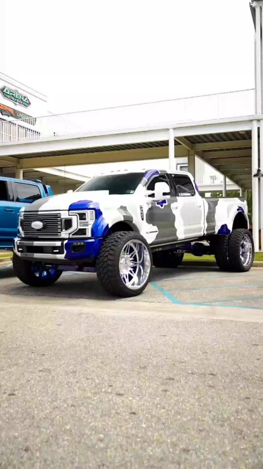 Post 7 by Tesla Cars 🇺🇲 on TikTok (video)