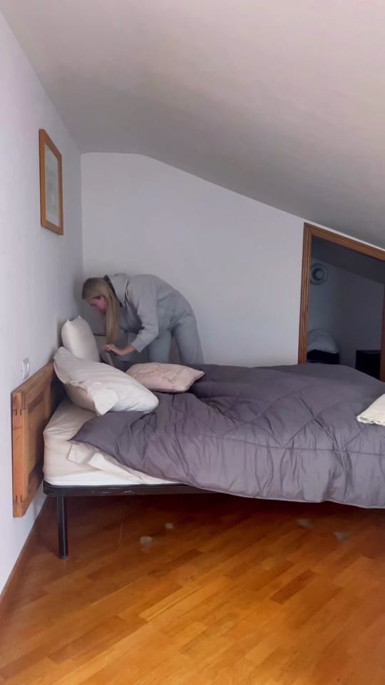 Post 10 by Cat on TikTok (video)