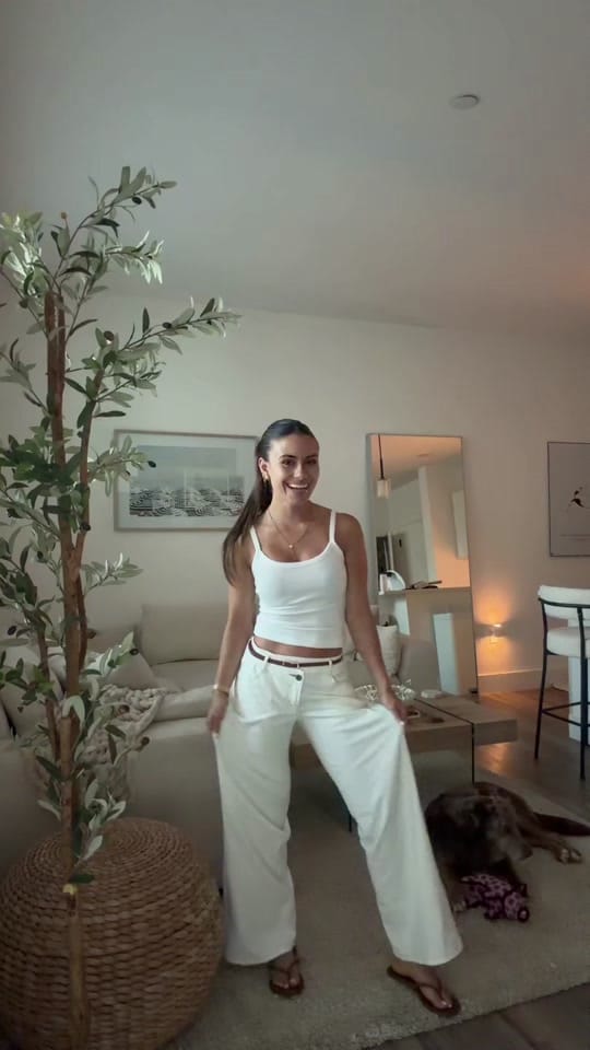 Post 10 by Daniela on TikTok (video)