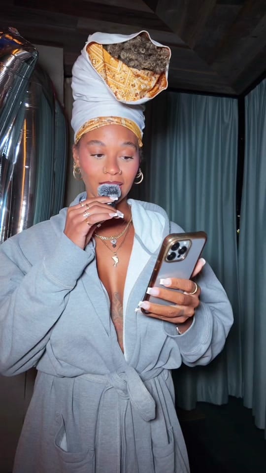 Post 2 by Lala Ronay on TikTok (video)