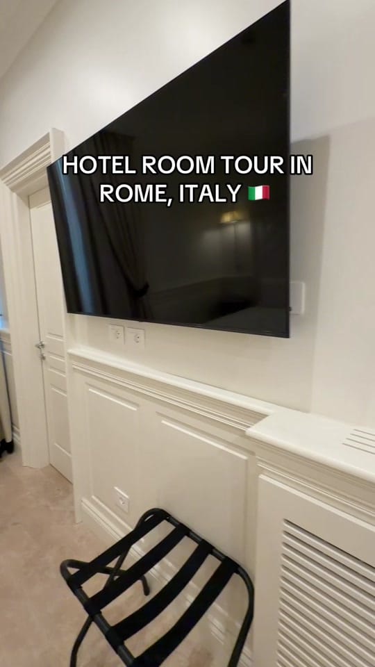 Post 2 by Sarah Roams 🧜🏻‍♀️ on TikTok (video)