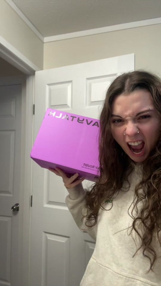 Post 1 by Adriena on TikTok (video)