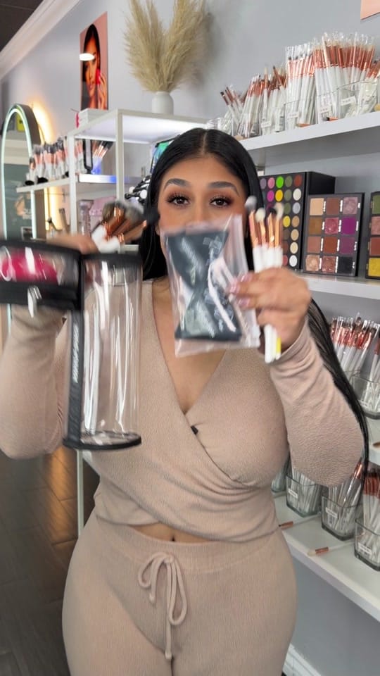 Post 1 by The Makeup Shack on TikTok (video)