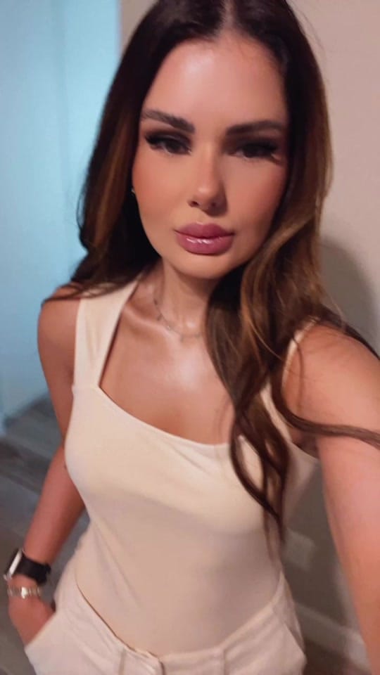 Post 7 by Paula Melo on TikTok (video)