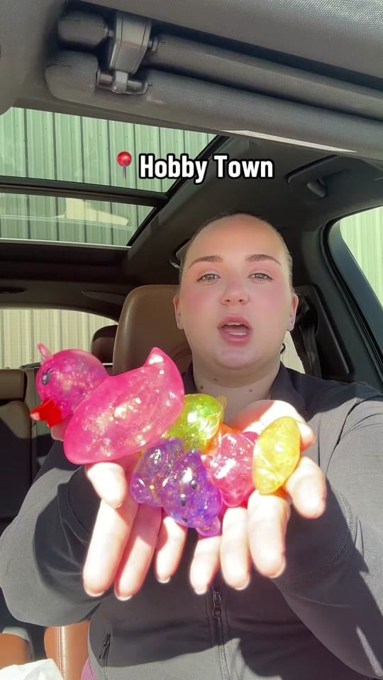 Post 3 by Sarah🪐🦢🍸 on TikTok (video)