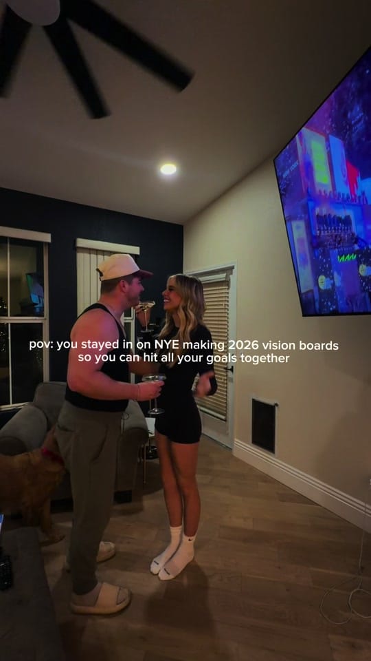 Post 8 by SYDNEY MOSS on TikTok (video)
