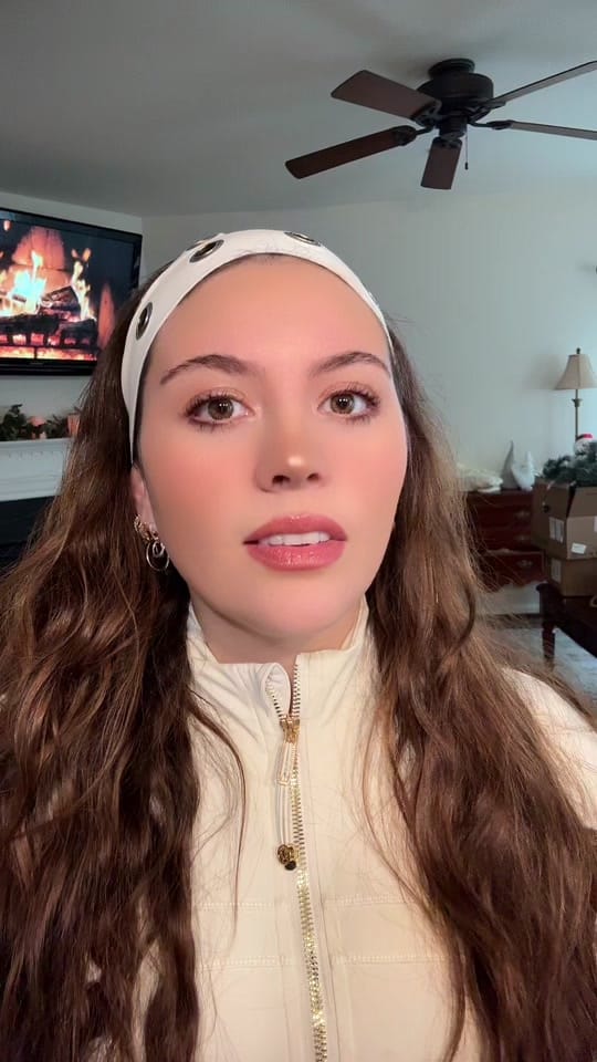 Post 2 by Anna on TikTok (video)
