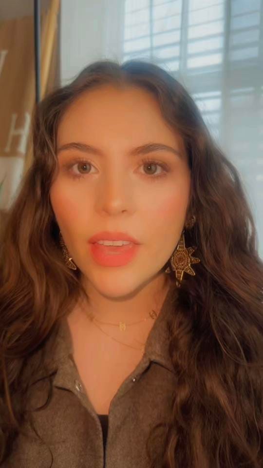 Post 1 by Anna on TikTok (video)