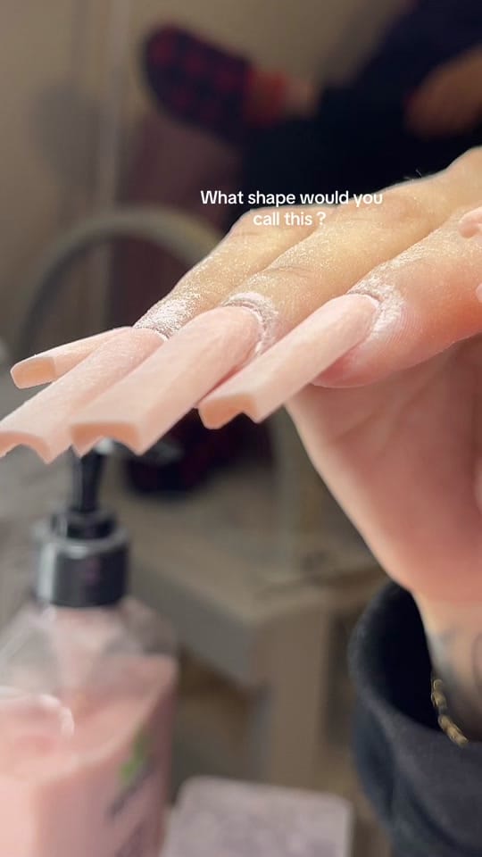 Post 3 by Hazel   |   Nail Tech on TikTok (video)