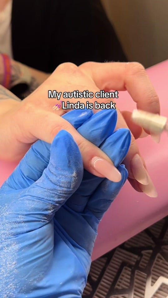 Post 5 by Hazel   |   Nail Tech on TikTok (video)