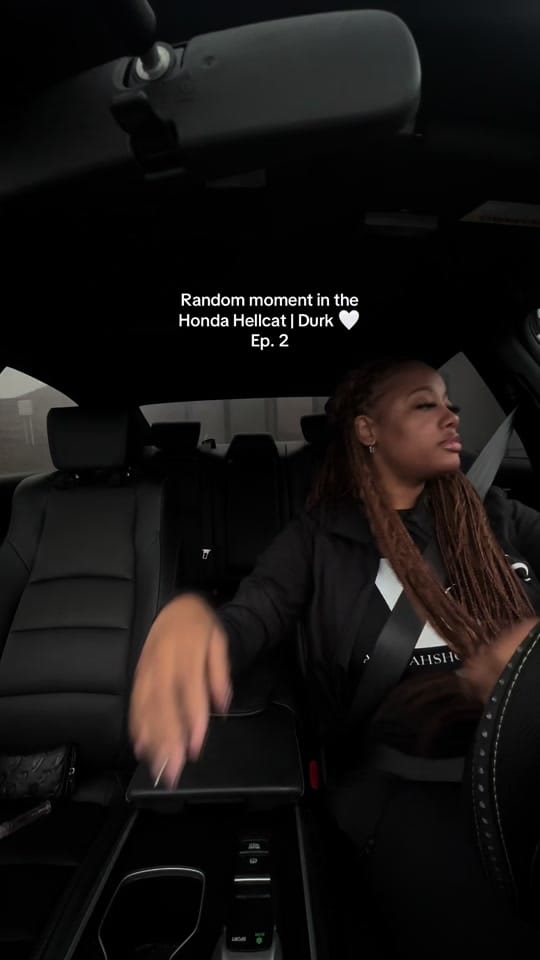 Post 5 by Lee | THE IT GIRL on TikTok (video)