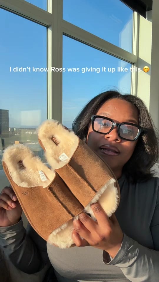 Post 7 by NadiLew on TikTok (video)
