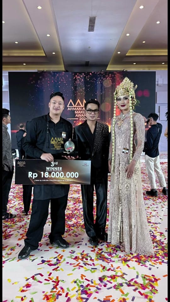 Post 9 by Makeupbyaji on TikTok (video)