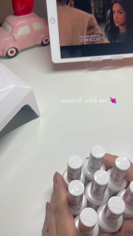 Post 4 by nailsxbellaluna on TikTok (video)