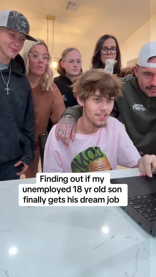 Post 9 by exoerica on TikTok (video)
