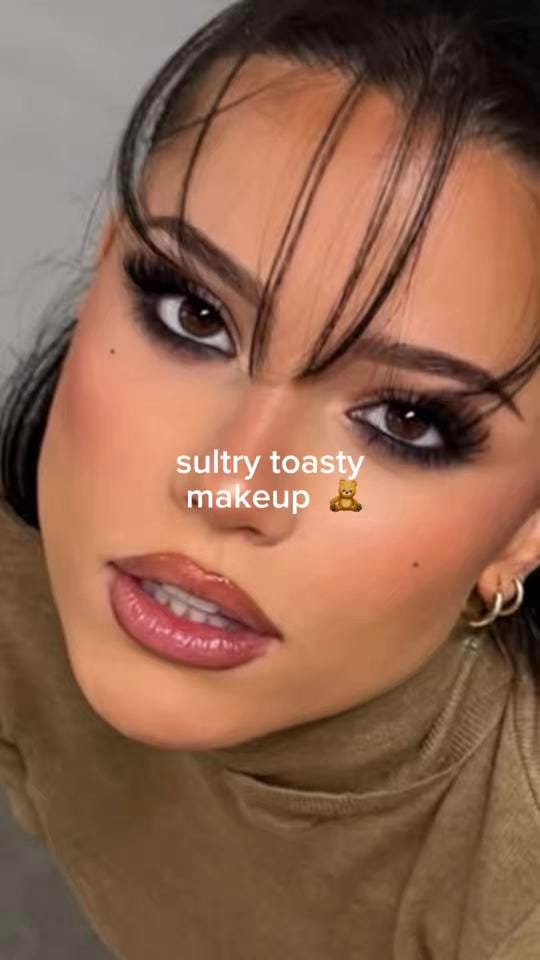 Post 8 by chicwithkels | niche makeup 💌 on TikTok (video)