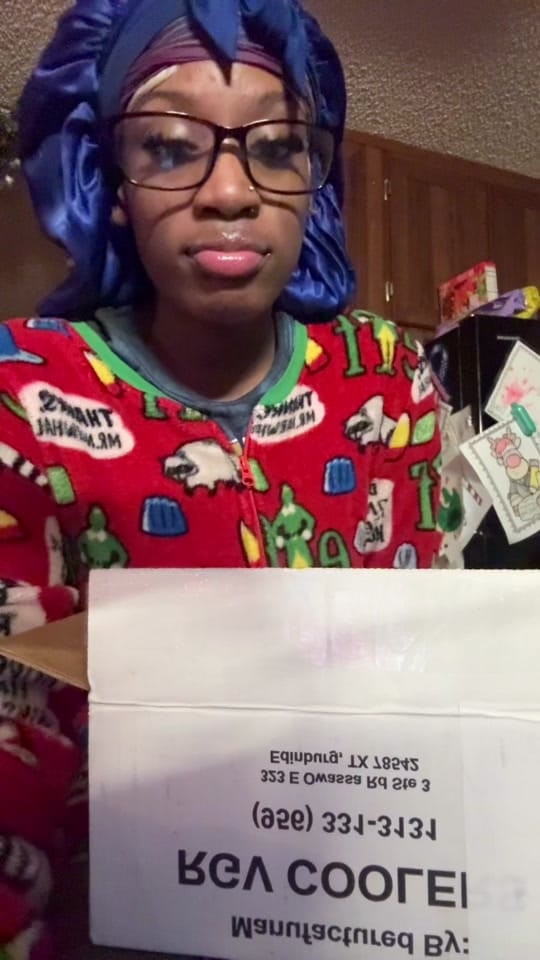 Post 4 by Yana on TikTok (video)