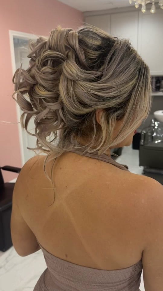Post 3 by Lucy | Makeup & Hairstyles on TikTok (video)