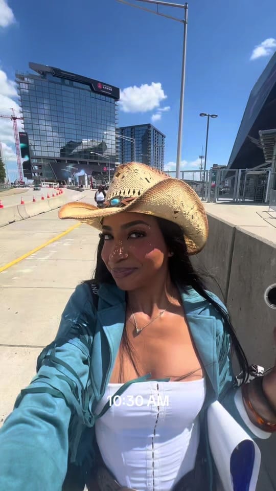 Post 10 by Carle on TikTok (video)