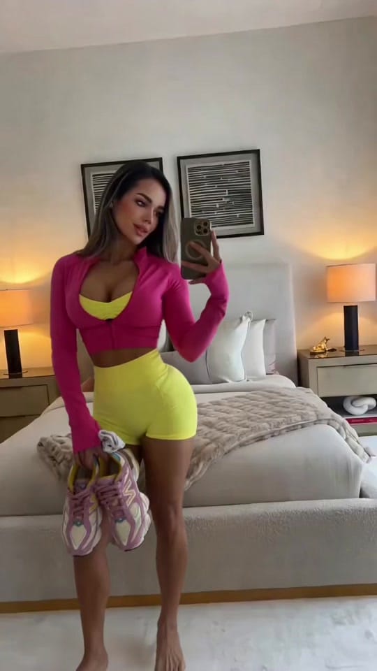 Post 6 by Grehisizmakeup on TikTok (video)