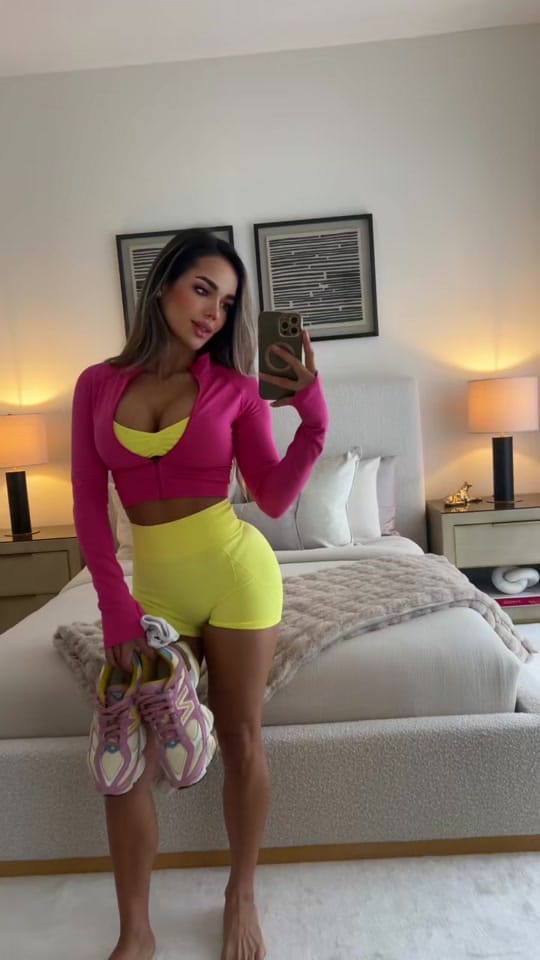 Post 8 by Grehisizmakeup on TikTok (video)