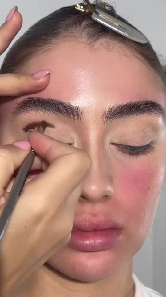 Post 4 by Ava_makeup on TikTok (video)