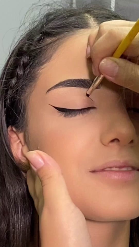 Post 10 by Ava_makeup on TikTok (video)