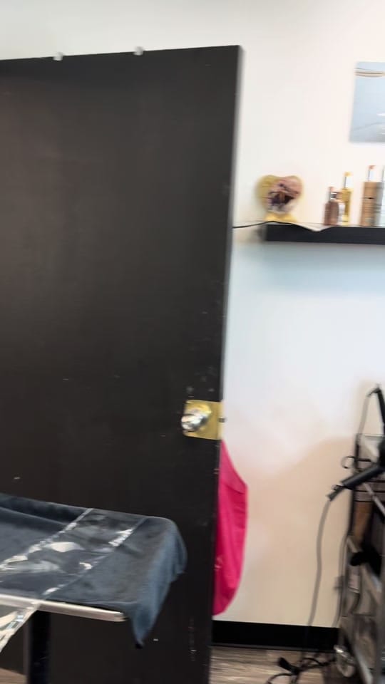 Post 5 by Glam by Liz on TikTok (video)