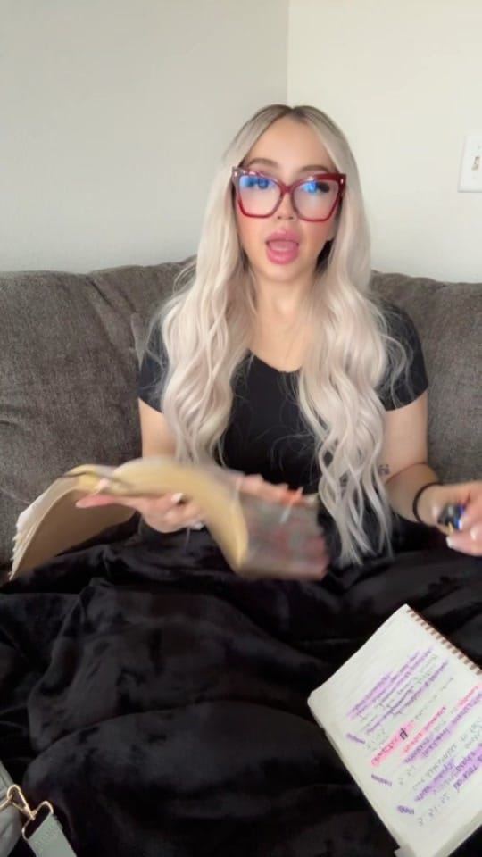 Post 8 by Glam by Liz on TikTok (video)