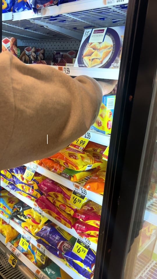 Post 2 by J U L I E  B E E on TikTok (video)
