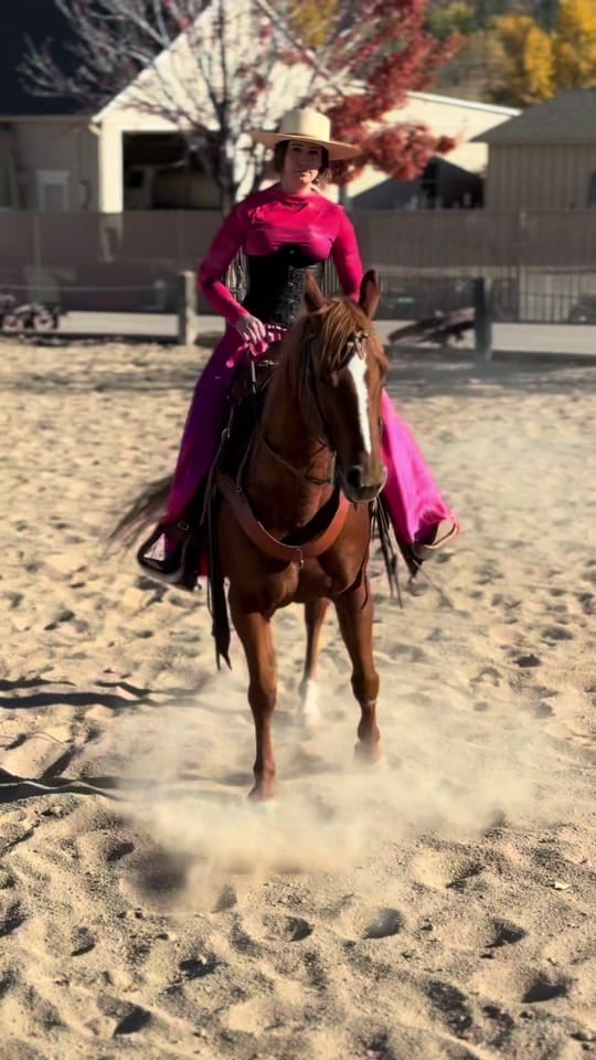 Post 4 by clararoseoyer on TikTok (video)