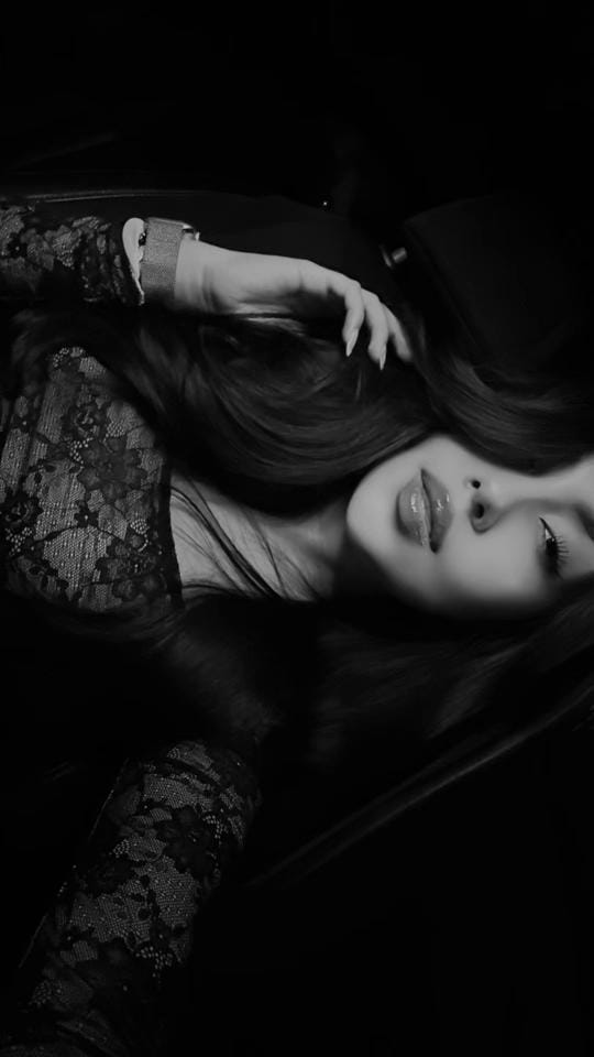 Post 2 by Lauraaa on TikTok (video)
