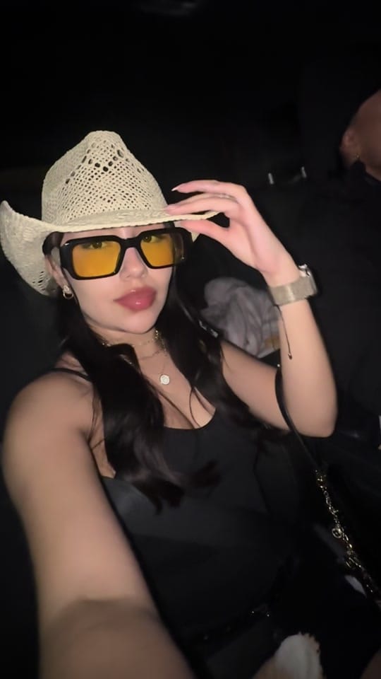 Post 1 by Lauraaa on TikTok (video)