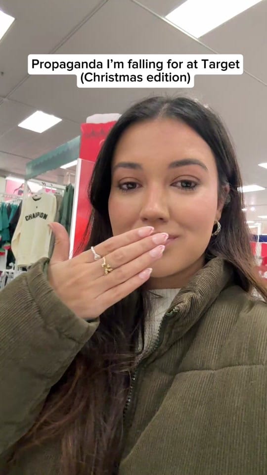 Post 4 by alexajoellecombs on TikTok (video)