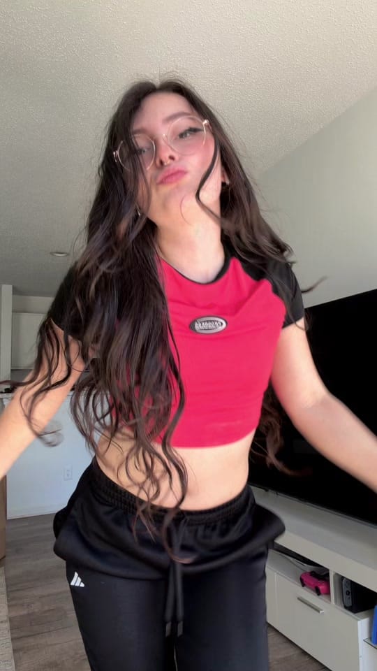 Post 4 by Deyna Aldana on TikTok (video)