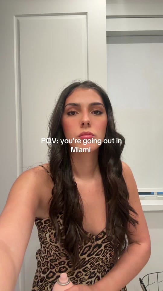 Post 3 by CAROLINA on TikTok (video)