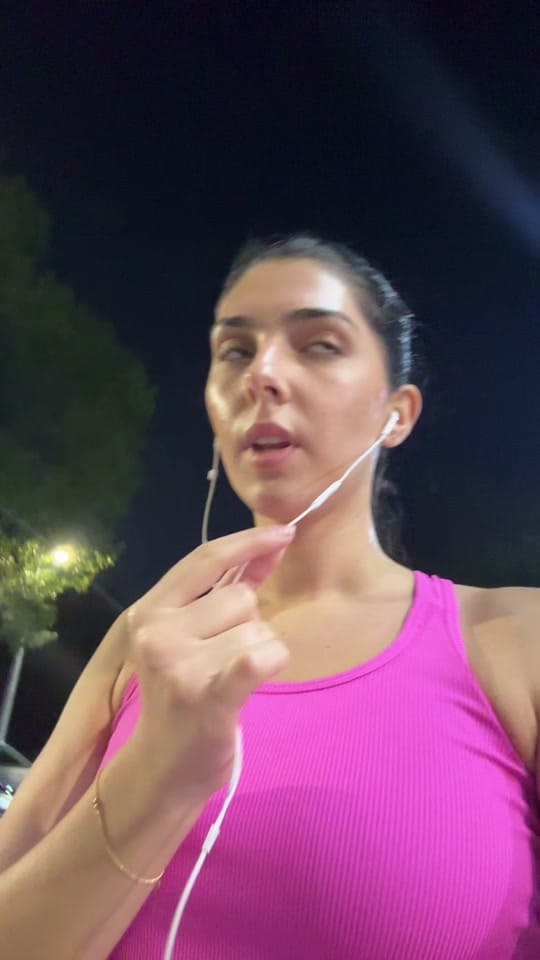 Post 6 by CAROLINA on TikTok (video)