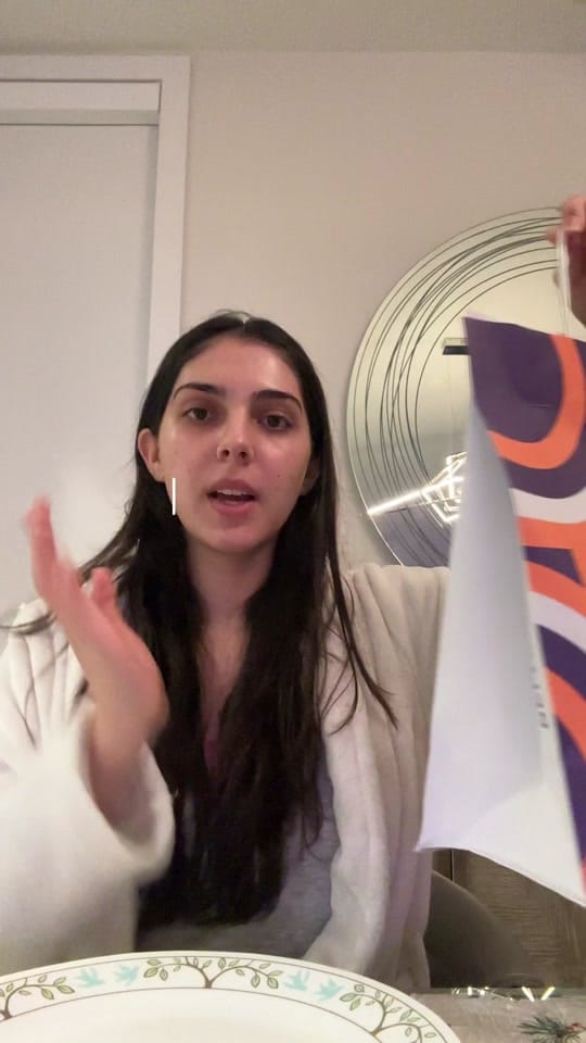 Post 4 by CAROLINA on TikTok (video)