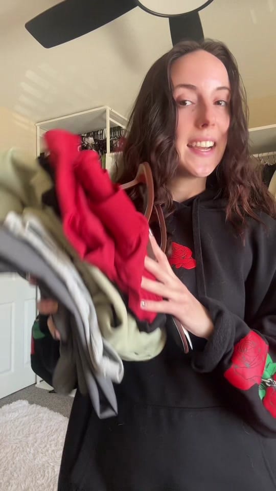 Post 2 by nat | cute fits/las vegas hits on TikTok (video)