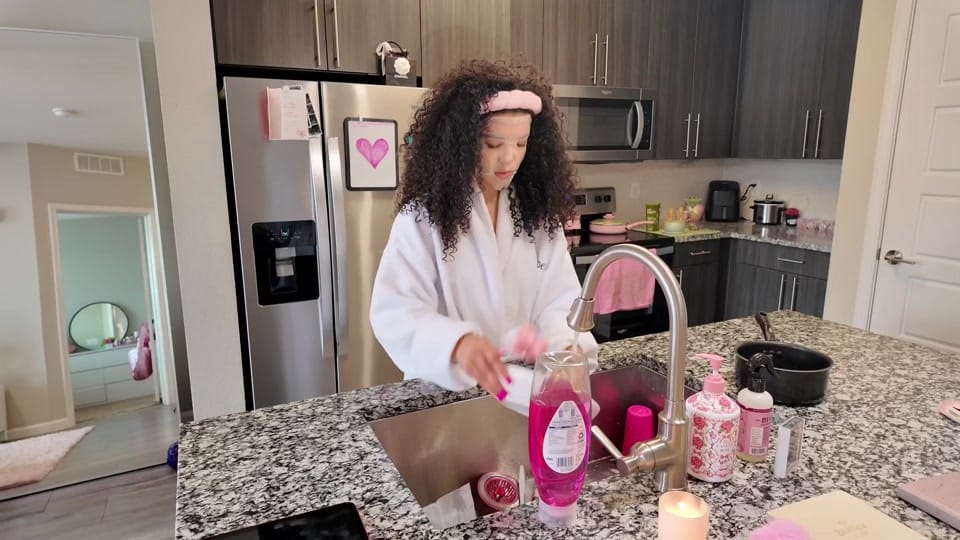 Post 1 by JOURNI ᥫ᭡ on TikTok (video)