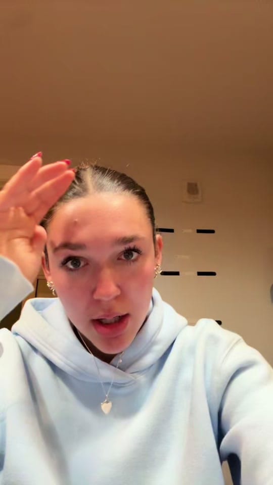 Post 1 by Lily Wakefield on TikTok (video)