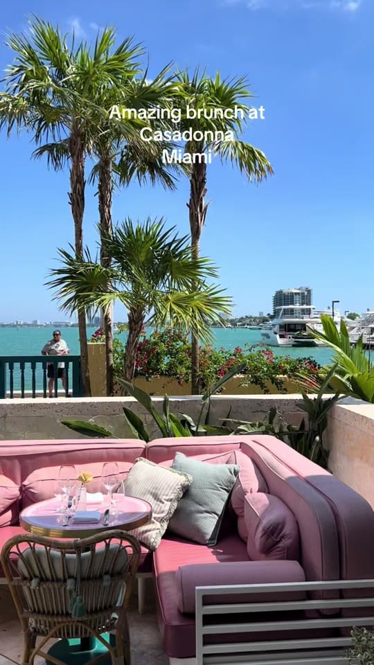 Post 4 by Aneta Sipova on TikTok (video)