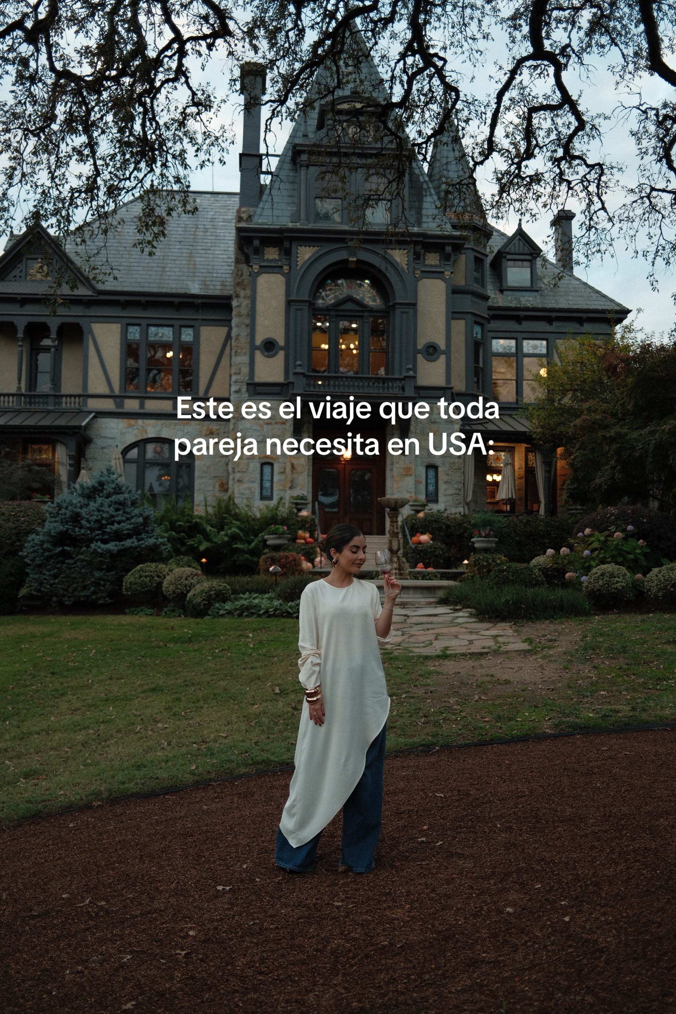 Post 9 by Dani & Nico - Travel Couple on TikTok (video)