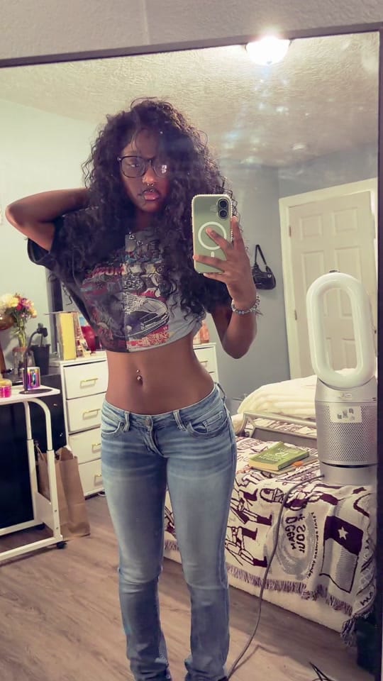 Post 1 by majaunique🪐 on TikTok (video)