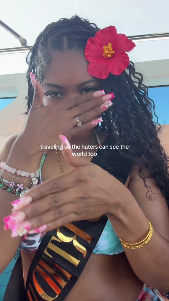 Post 3 by Lex 💕✨ on TikTok (video)