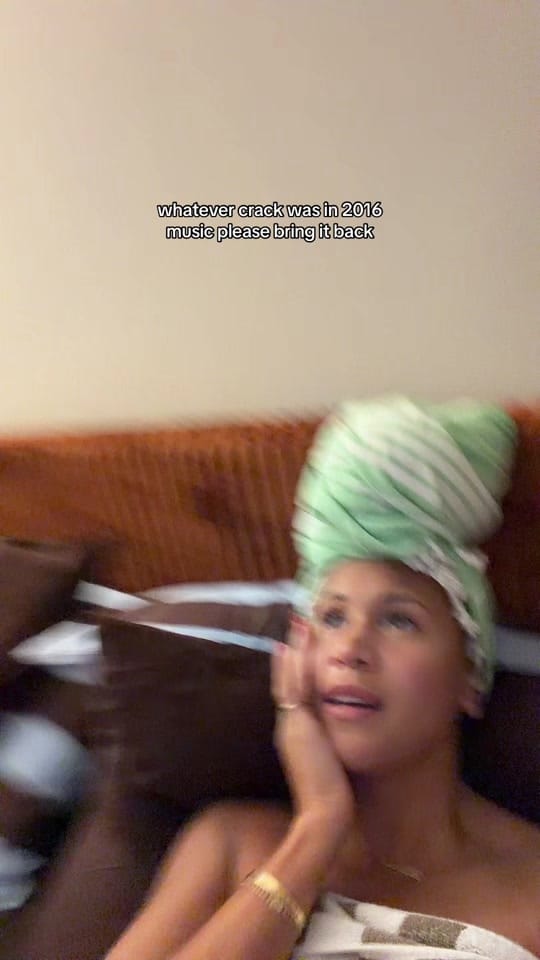 Post 6 by Aimee Kelly on TikTok (video)