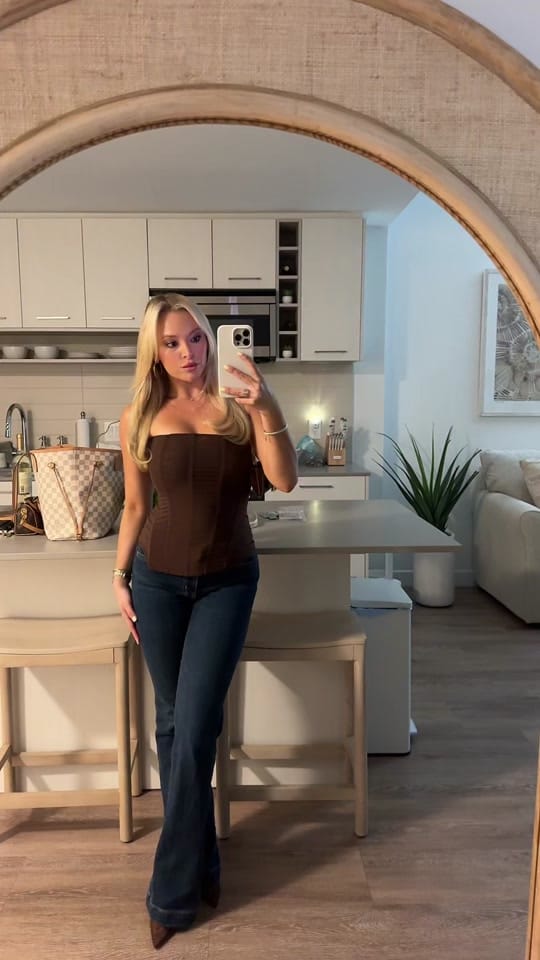 Post 6 by Sarah Clarisse on TikTok (video)