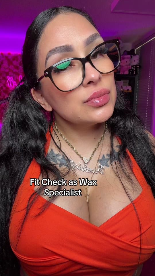Post 6 by Bombshell on TikTok (video)