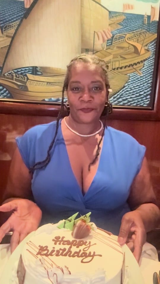 Post 6 by Edna on TikTok (video)