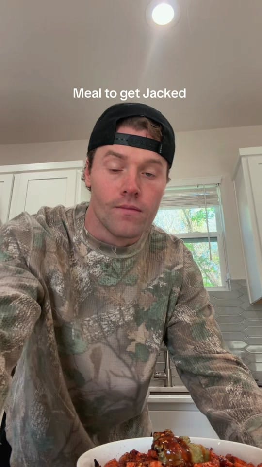 Post 5 by Ben Lamon on TikTok (video)